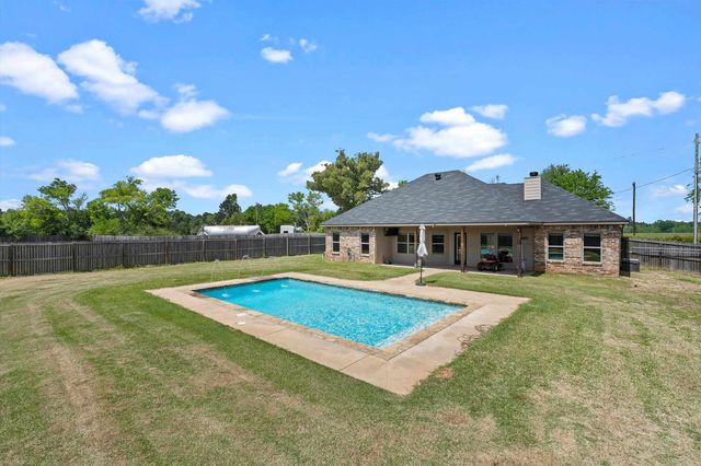 4542 Airport Dr, Kilgore, TX 75662