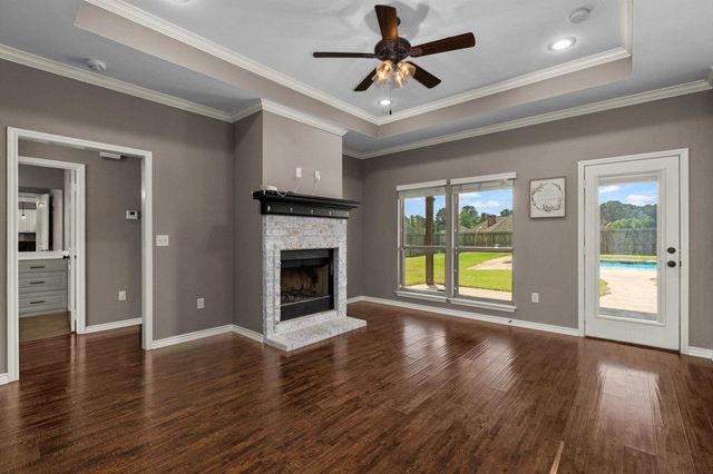 4542 Airport Dr, Kilgore, TX 75662