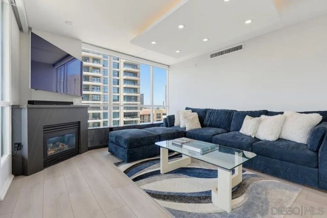 555 Front 804, San Diego, CA 92101