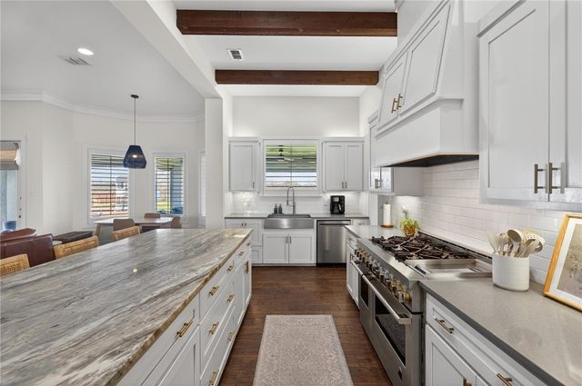 5830 Lago Vista Dr, Corpus Christi, TX 78414