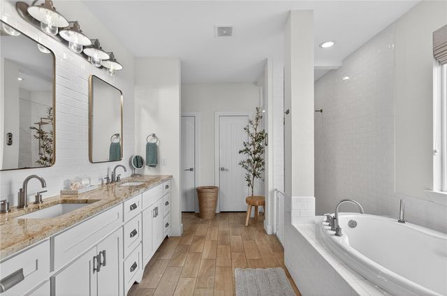 5830 Lago Vista Dr, Corpus Christi, TX 78414