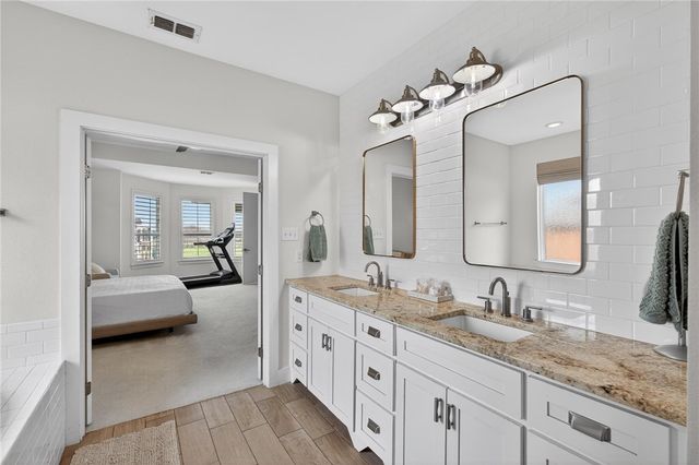 5830 Lago Vista Dr, Corpus Christi, TX 78414