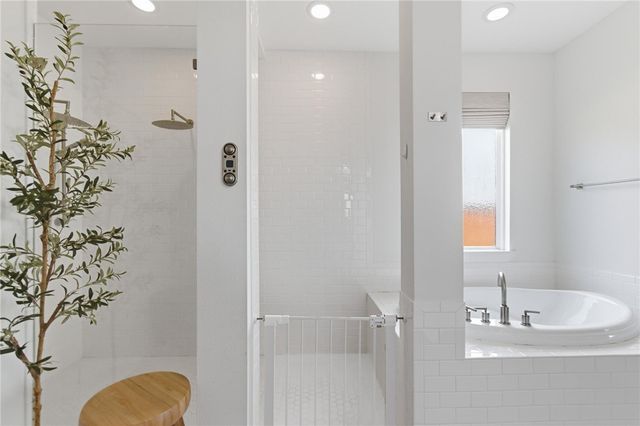 5830 Lago Vista Dr, Corpus Christi, TX 78414