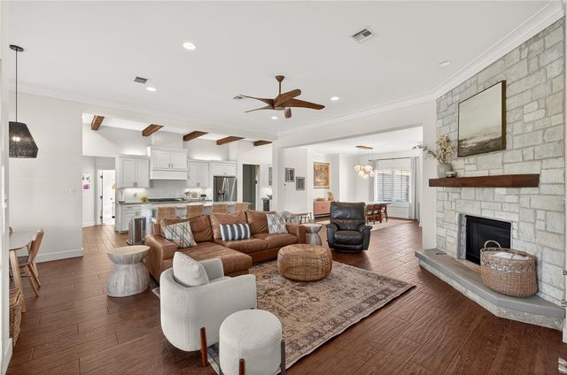 5830 Lago Vista Dr, Corpus Christi, TX 78414