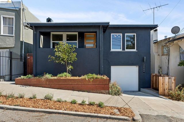 2444 Renwick St, Oakland, CA 94601