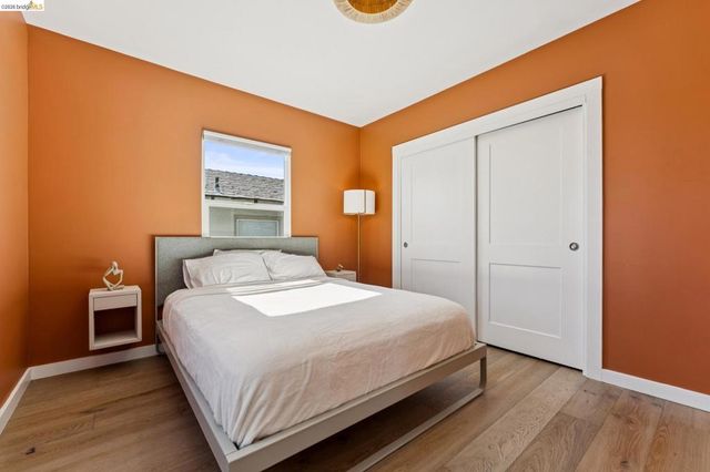 2444 Renwick St, Oakland, CA 94601