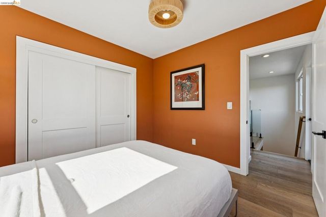 2444 Renwick St, Oakland, CA 94601