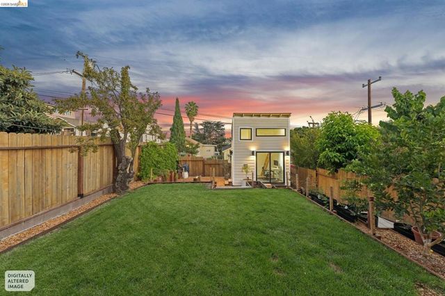 2444 Renwick St, Oakland, CA 94601