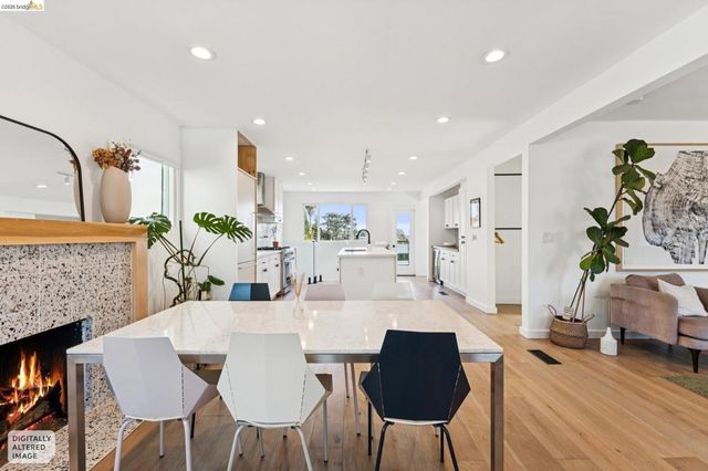 2444 Renwick St, Oakland, CA 94601