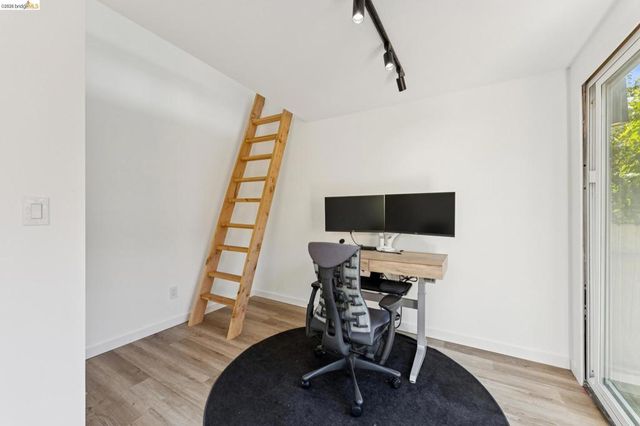 2444 Renwick St, Oakland, CA 94601