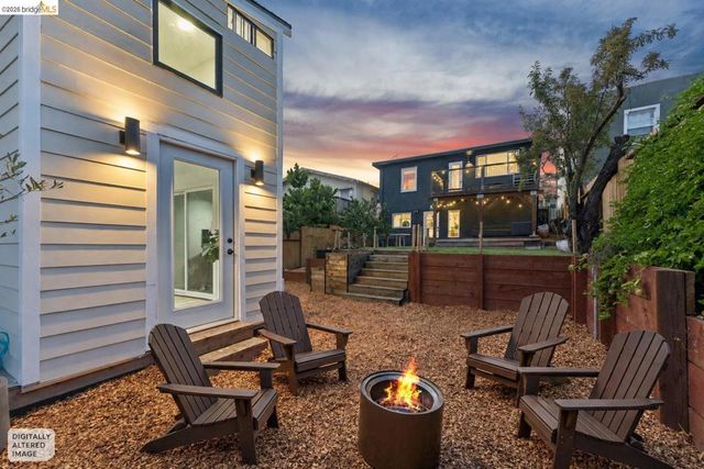 2444 Renwick St, Oakland, CA 94601