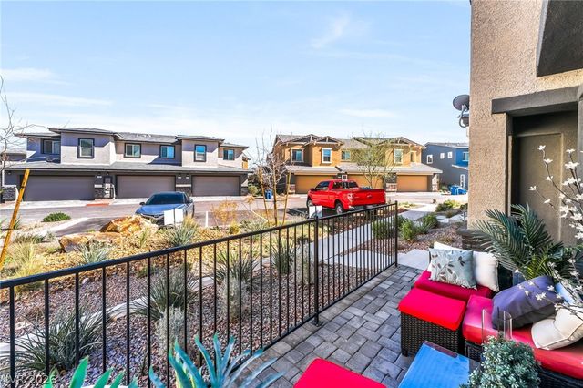 1128 Meadow Sparrow Place, Henderson, NV 89011