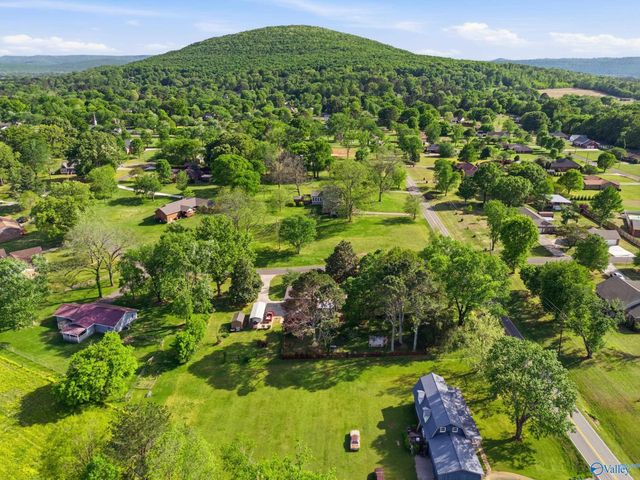 200 Powell Street, Gurley, AL 35748