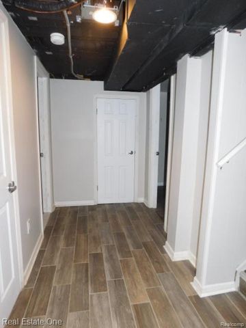203 S Wilson Avenue, Royal Oak, MI 48067