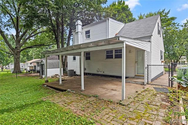 280 S Lafayette Street, Florissant, MO 63031