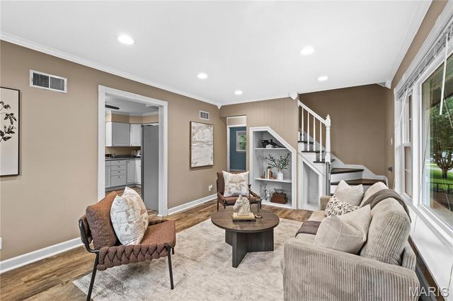 280 S Lafayette Street, Florissant, MO 63031