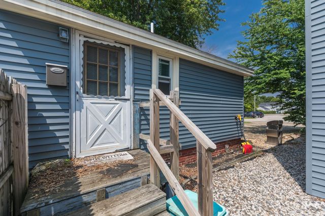 2 Pleasant Street, Rochester, NH 03867