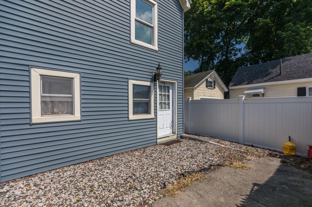 2 Pleasant Street, Rochester, NH 03867