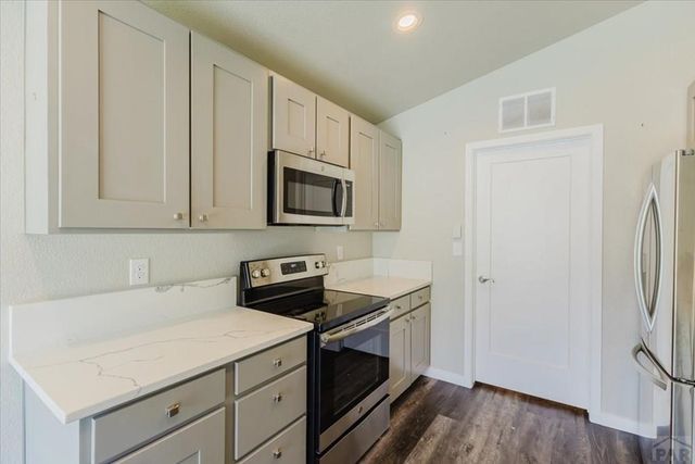 2210 Antelope Way, Pueblo, CO 81005