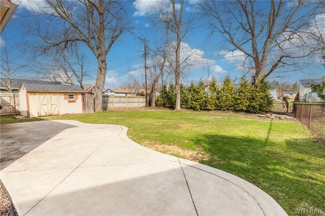 44 Dover Drive, West Seneca, NY 14224