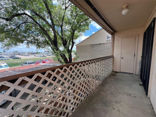 10203 Forum Park Drive 218, Houston, TX 77036