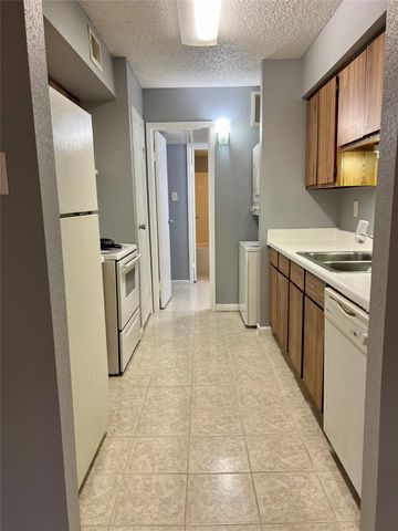 10203 Forum Park Drive 218, Houston, TX 77036