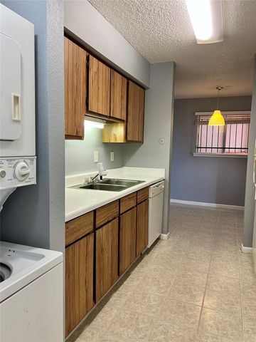 10203 Forum Park Drive 218, Houston, TX 77036
