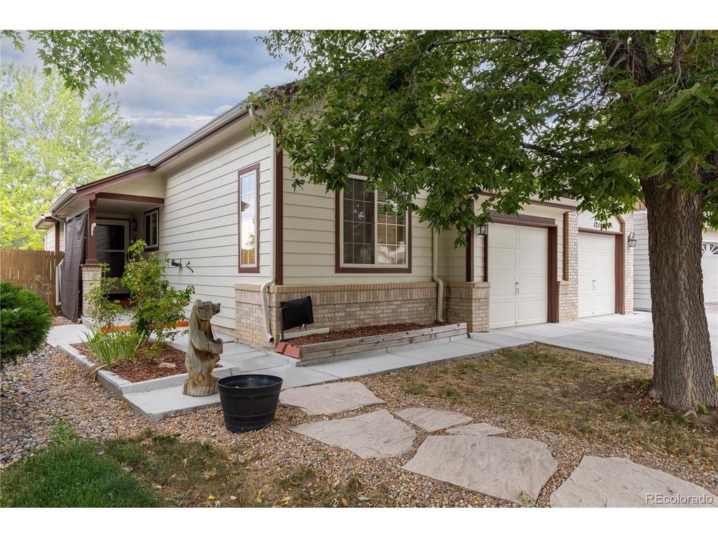12181 Applewood Ct, Broomfield, CO 80020