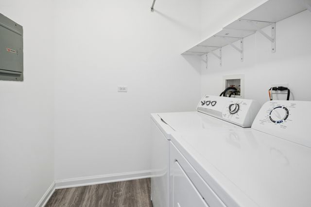 402 Sandalwood Lane C1, Schaumburg, IL 60193