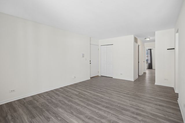 402 Sandalwood Lane C1, Schaumburg, IL 60193