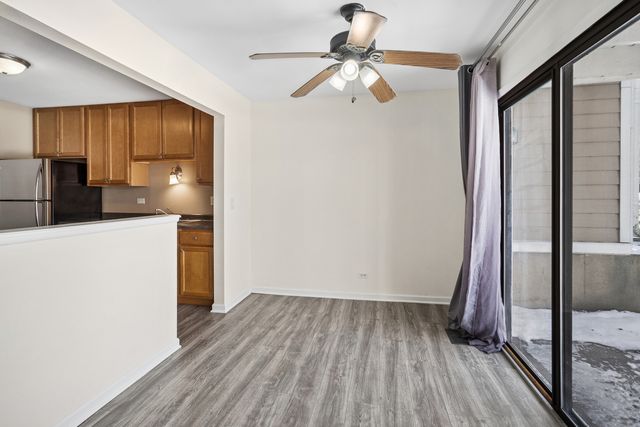 402 Sandalwood Lane C1, Schaumburg, IL 60193