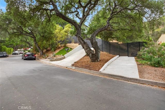 1433 El Rito, Glendale, CA 91208