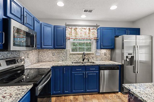 10150 Frosty Lane, Charlotte, NC 28216