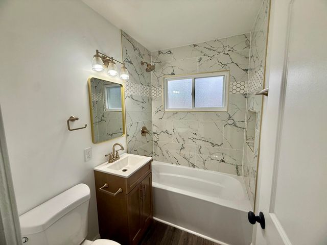 2517 E 22nd Place, Gary, IN 46407