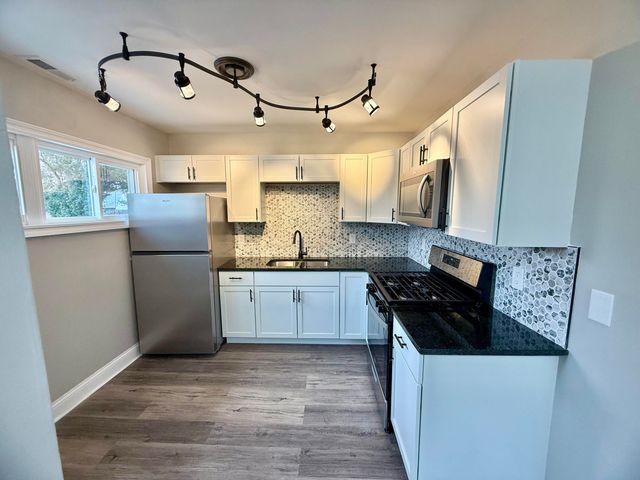 2517 E 22nd Place, Gary, IN 46407