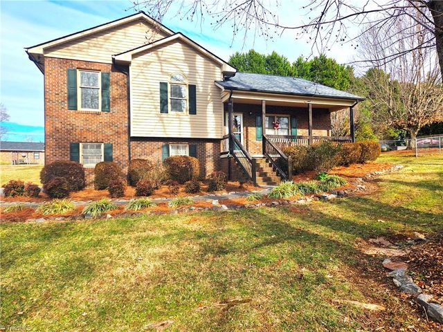 275 Raven Oak Drive, Wilkesboro, NC 28697
