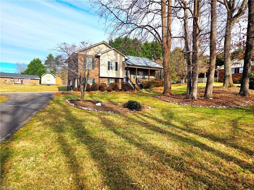 275 Raven Oak Drive, Wilkesboro, NC 28697