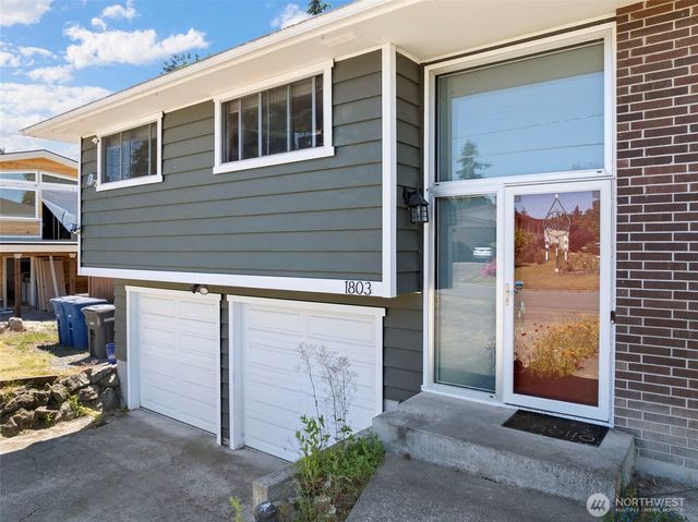 1803 S 232nd Street, Des Moines, WA 98198