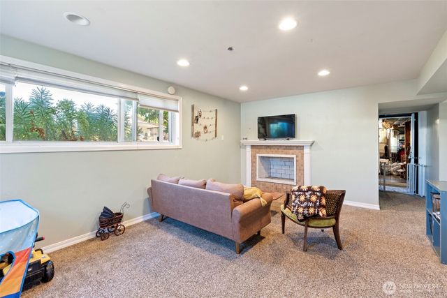 1803 S 232nd Street, Des Moines, WA 98198