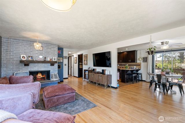 1803 S 232nd Street, Des Moines, WA 98198