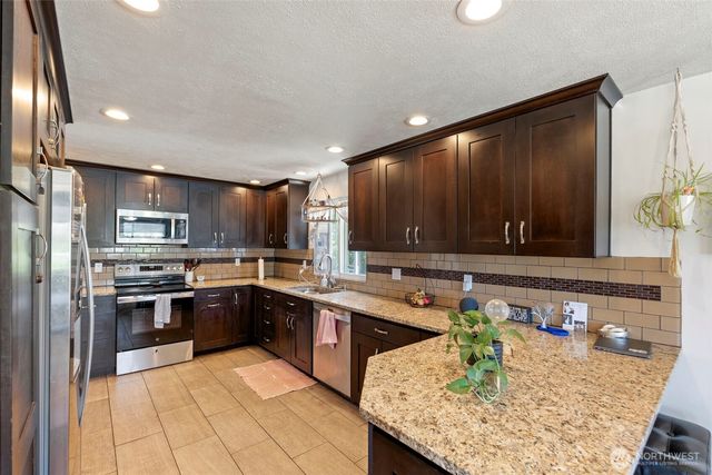 1803 S 232nd Street, Des Moines, WA 98198