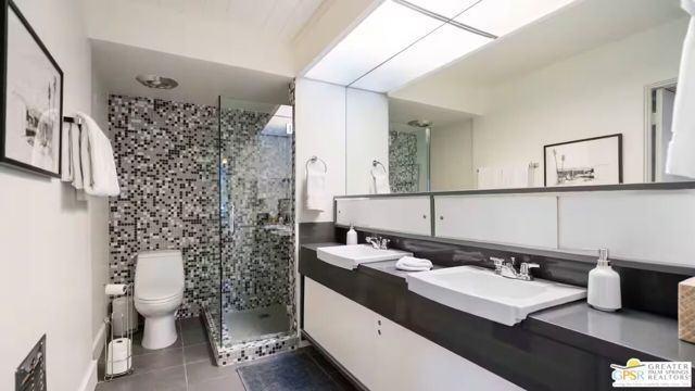 1111 E Palm Canyon Drive 301, Palm Springs, CA 92264