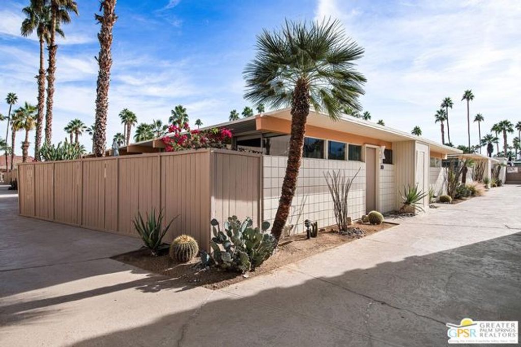 1111 E Palm Canyon Drive 301, Palm Springs, CA 92264