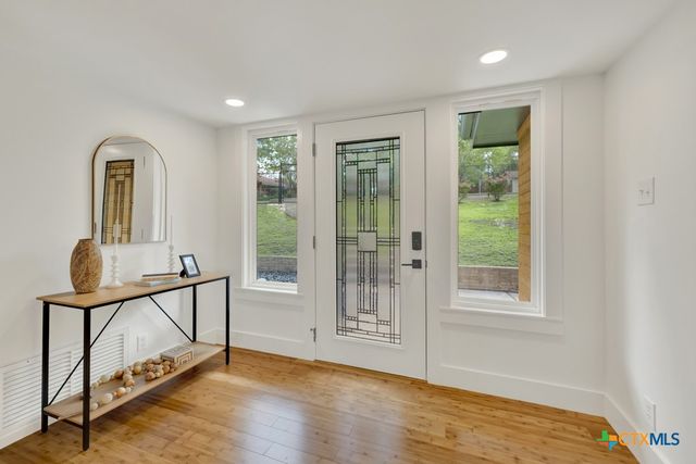 810 N Loop Street, San Marcos, TX 78666