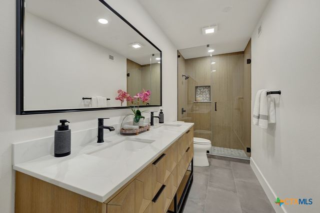 810 N Loop Street, San Marcos, TX 78666