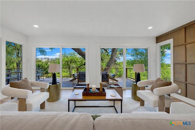 810 N Loop Street, San Marcos, TX 78666