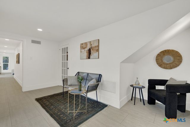 810 N Loop Street, San Marcos, TX 78666