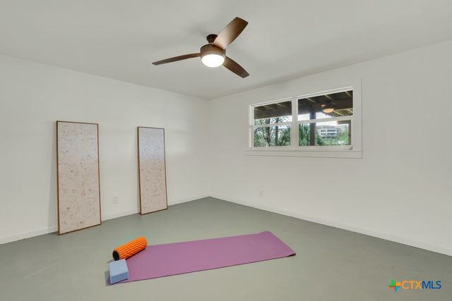 810 N Loop Street, San Marcos, TX 78666