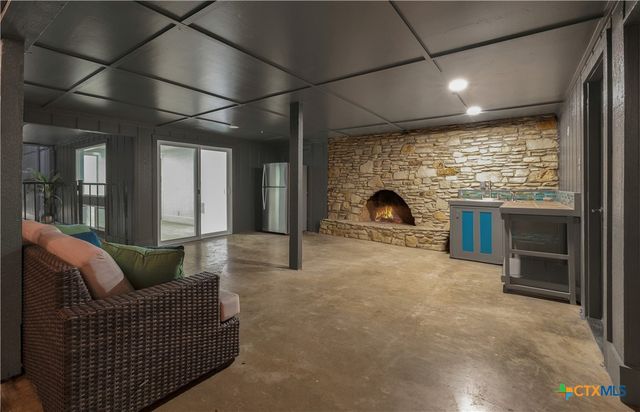 810 N Loop Street, San Marcos, TX 78666