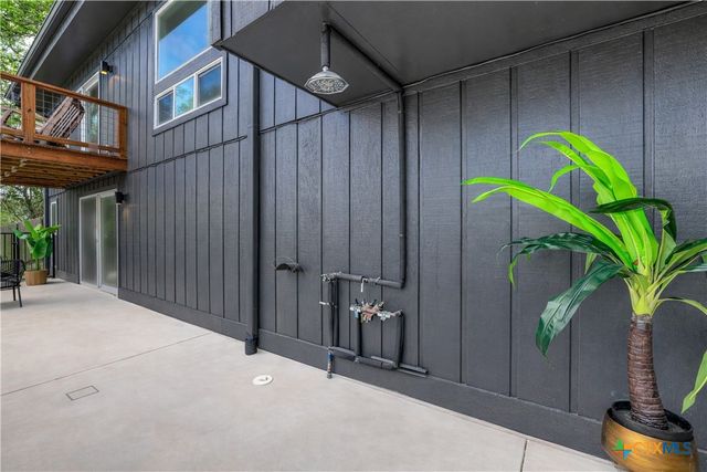 810 N Loop Street, San Marcos, TX 78666